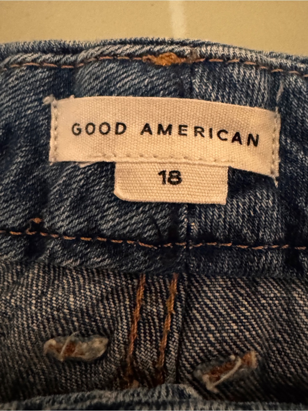 Good American Good Girlfriend Petite w/ Chew hem 18W Plus - Picture 2 of 8